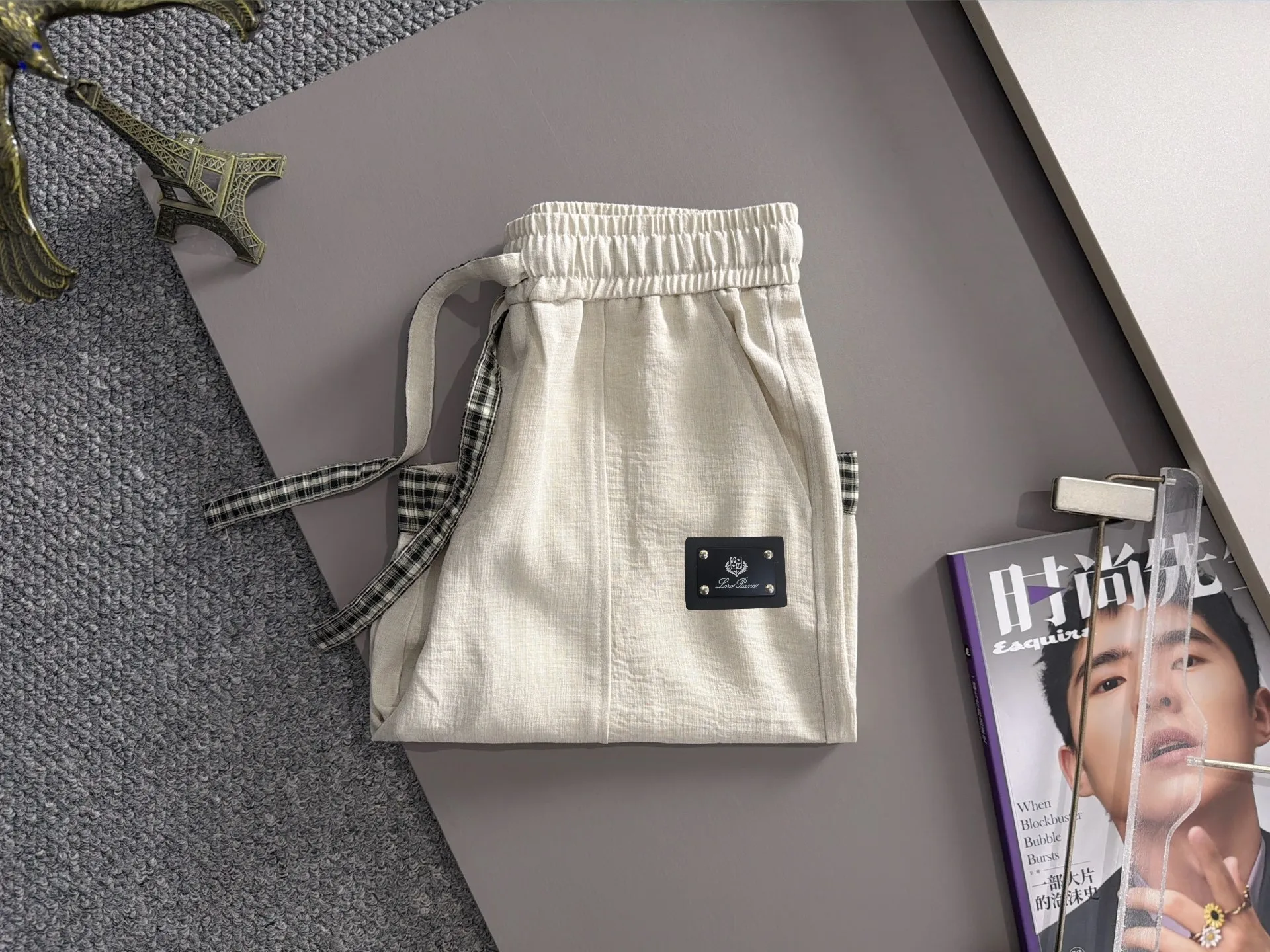 LP 2036 Spring/Summer New Arrival elastic band casual shorts, counter-customized fabric Breathable, high comfort, impeccable details, brand element design concept, reflecting high quality. It feels delicate and soft! It presents a casual cut and the upper body shape is great! Sizes:M-5XL